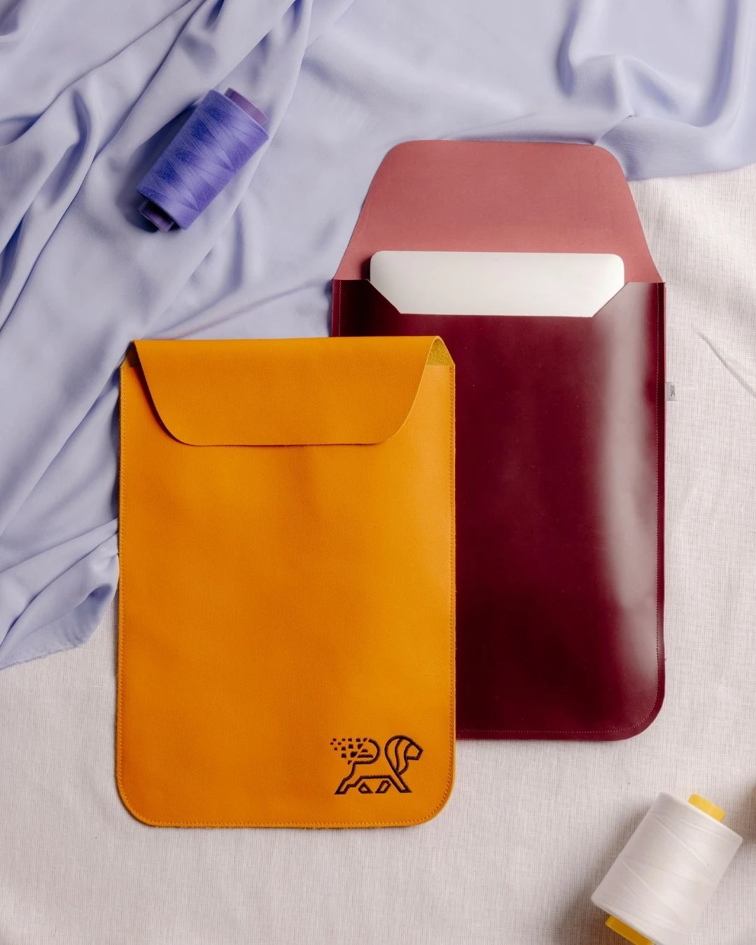 porta pc in pelle personalizzato per aziende