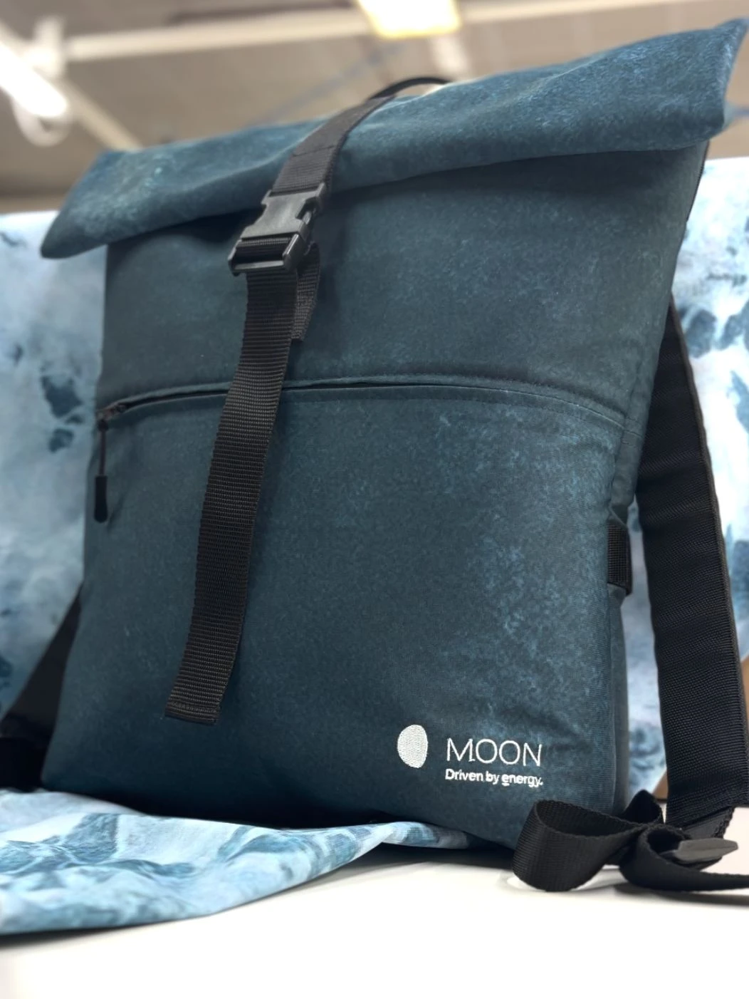 Zaino Moon Power Italia progetto di upcycling Quid