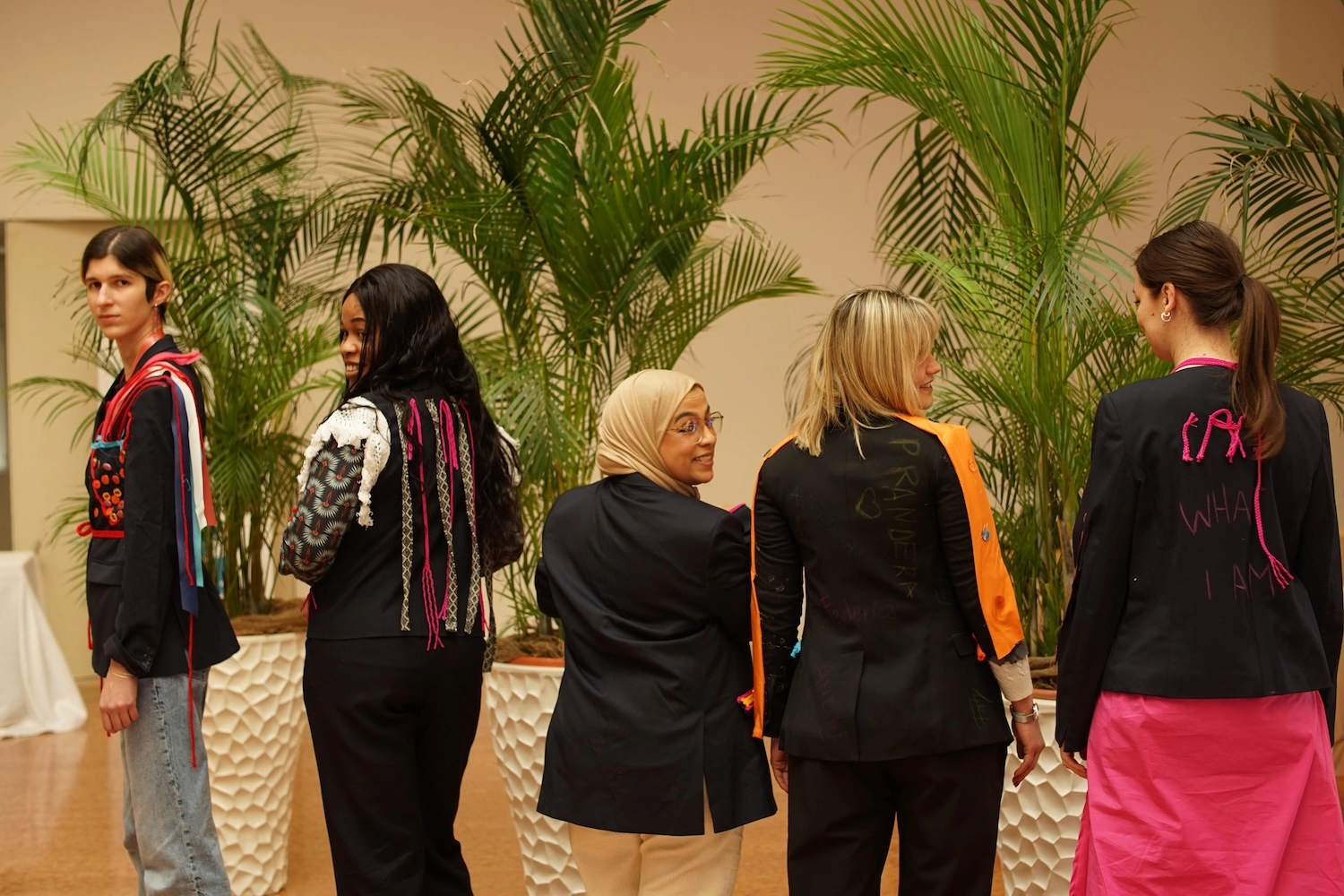 Workshop creativo Unique-Form - laboratorio sartoriale team building Quid